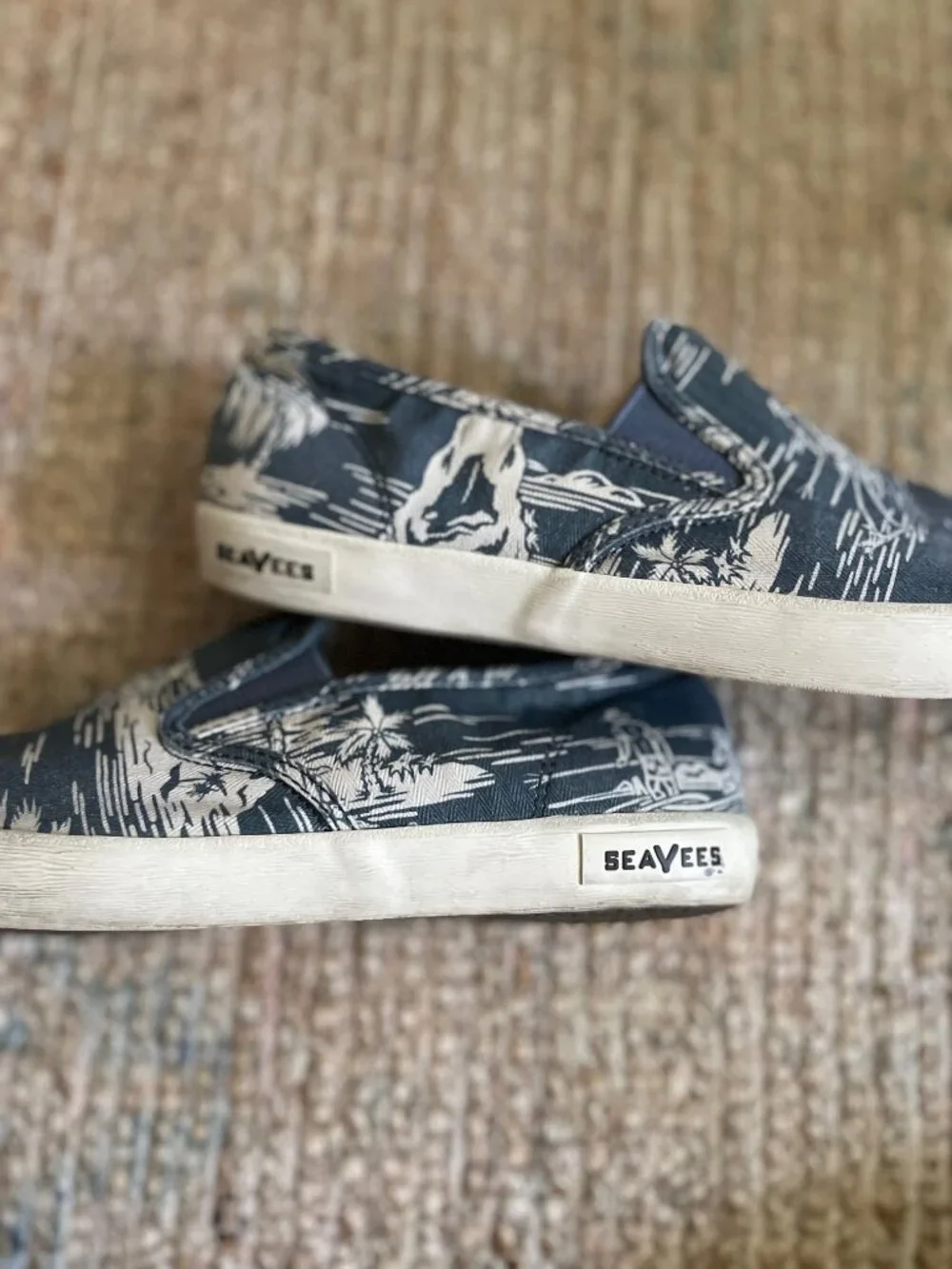 SeaVees Men's Baja Slip-on Beachcomber Navy Ocean Palm 9.5M